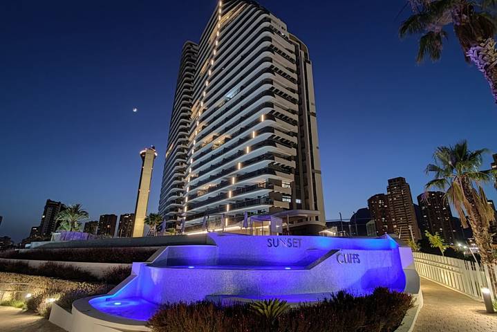 Apartamento de vacaciones para 4 personas, con vistas al mar y balcón además de balcón/terraza y piscina en Benidorm