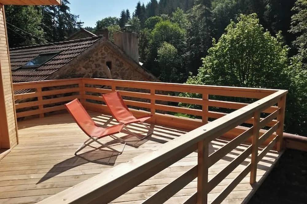 Chalet Gaia – Nuit magique face à la forêt in Lapte, Haute-Loire