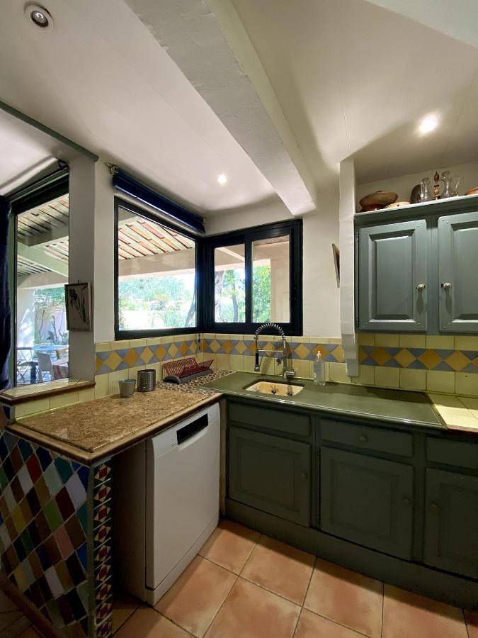 Location de vacances pour 10 personnes, avec jardin ainsi que vue et piscine à Les Angles (Gard) - 4