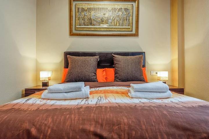Entire apartment, Sensational Apt 2 Bed 2 baths 4 pax Aljarafe Metro in San Juan de Aznalfarache, Sevilla Province