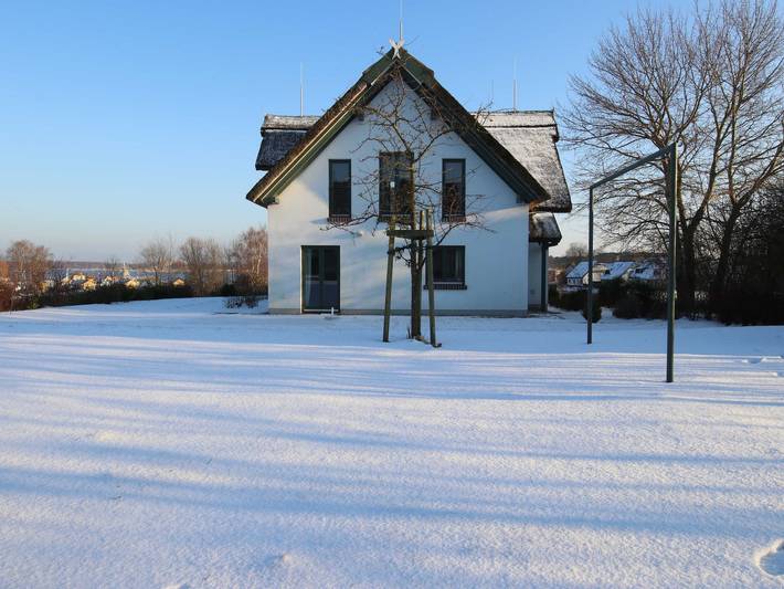 Ferienwohnung für 4 Personen, mit Garten und Ausblick sowie Terrasse und Seeblick, kinderfreundlich in Freest - 3