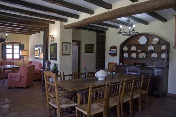Casa rural para 7 personas, con Balcón y Terraza además de Jardín y Piscina en Zahara de la Sierra - 4