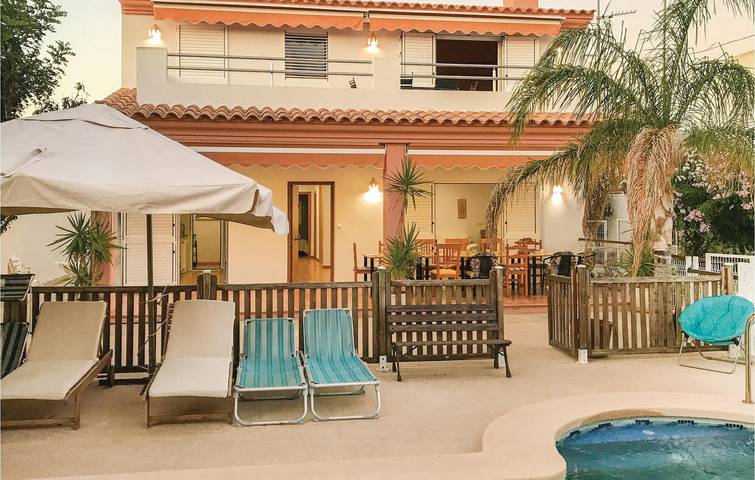 Location de vacances pour 12 personnes, avec Jardin et Piscine à La Azohía