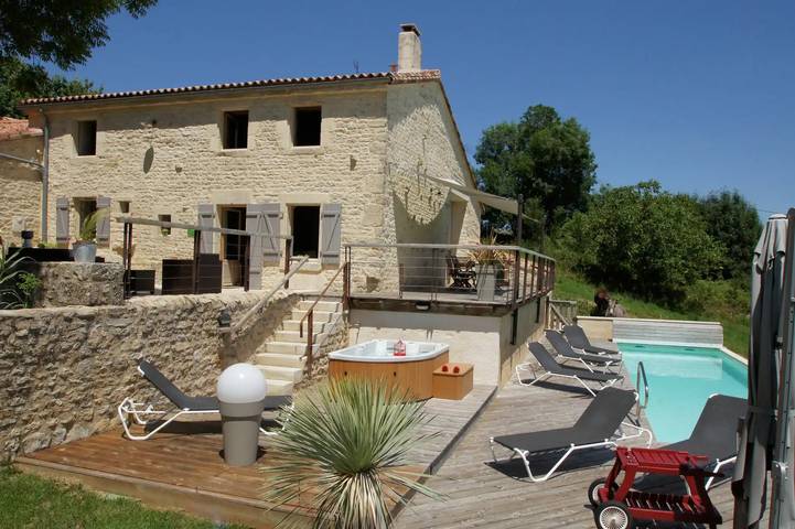 Gîte pour 6 personnes, avec Jacuzzi et Piscine