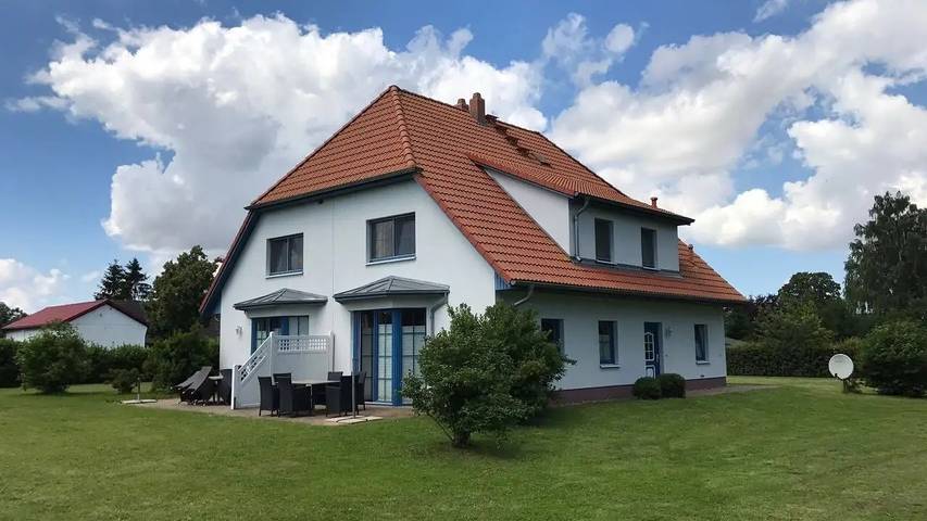 Ferienhaus für 7 Personen, mit Sauna und Garten sowie Terrasse, mit Haustier