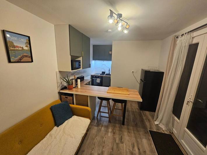 Gîte pour 2 personnes, avec vue ainsi que terrasse et jardin dans Pihem