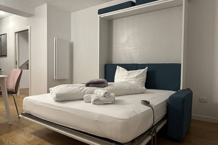 Luxury mediterranean suite, with private garden in Centro-Piani-Rencio, Bolzano