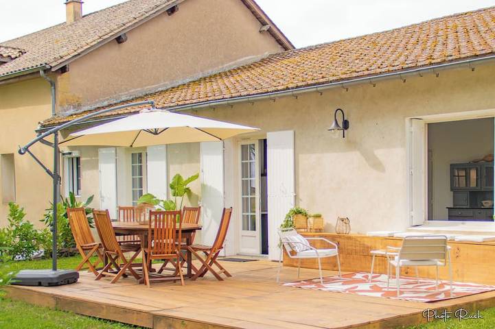 Location de vacances pour 6 personnes, avec jardin et terrasse à Saint-Pierre-d'Eyraud