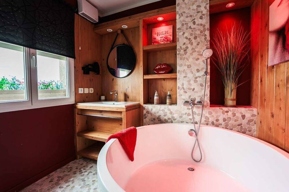 Entire apartment, Romantic and Cocooning Apartment \"Muladhara in Baillargues, Côte d'Améthyste