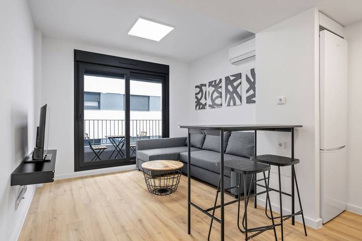 Apartamento entero, Apartamento reformado con garaje  de alquiler temporal in San Sebastián de los Reyes, Área Metropolitana de Madrid