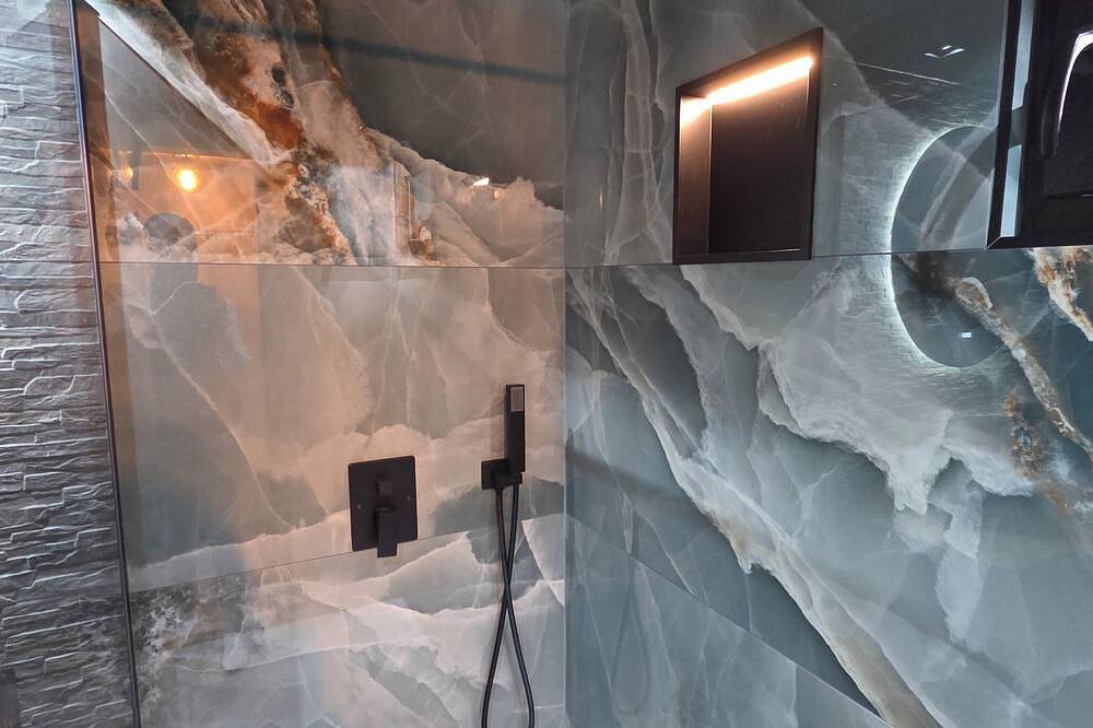 Exclusieve wellness bungalow, 6 persoons Jacuzzi! Woodland Wellness Resort in Ermelo, Veluwe