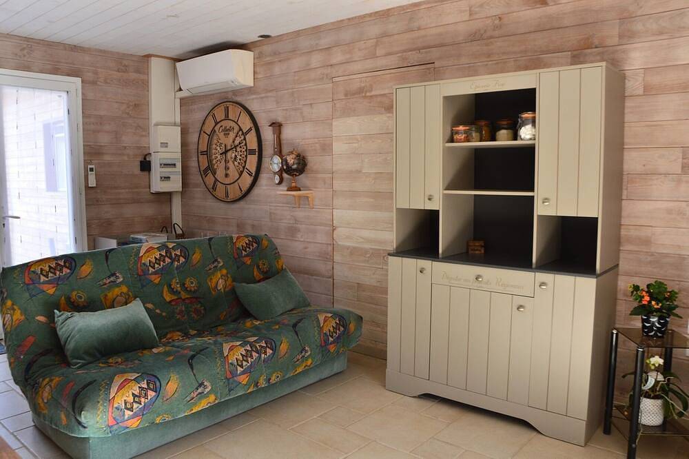 Ganze Wohnung, Cosy new apartment with wooded garden near Montauban town center in Montauban, Tarn-et-Garonne