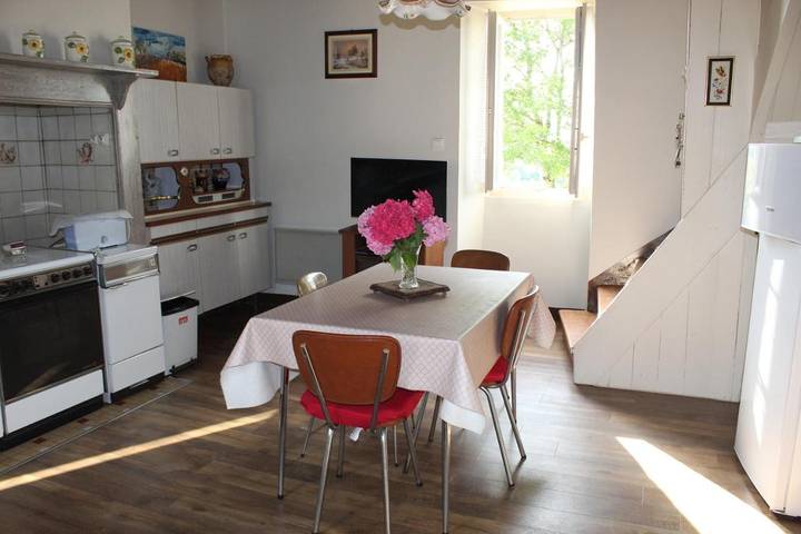 Location de vacances pour 4 personnes, avec jardin et vue, animaux acceptés à Dégagnac - 4