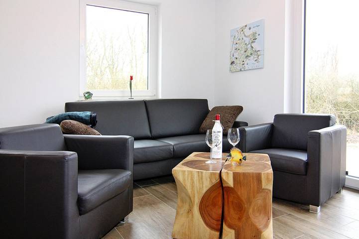Ferienhaus für 6 Personen, mit Terrasse und Garten sowie Sauna in Neuenkirchen (Rügen) - 3