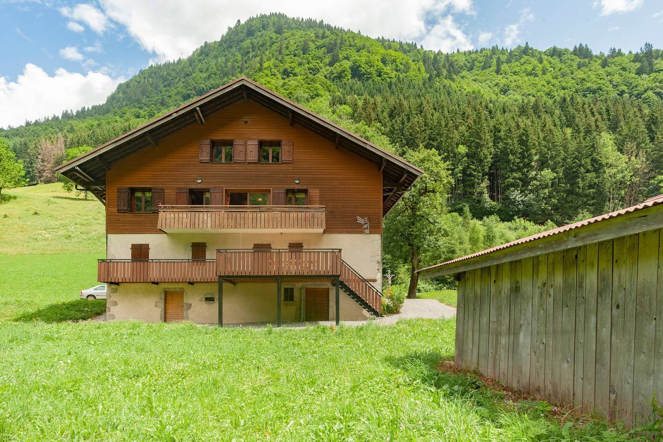 Appartement entier, Appartement 'Grand Appartement Proche Gd Bornand' avec Vue sur la Montagne, Jardin Commun et Balcon in Glières-Val-de-Borne, Région de Bonneville