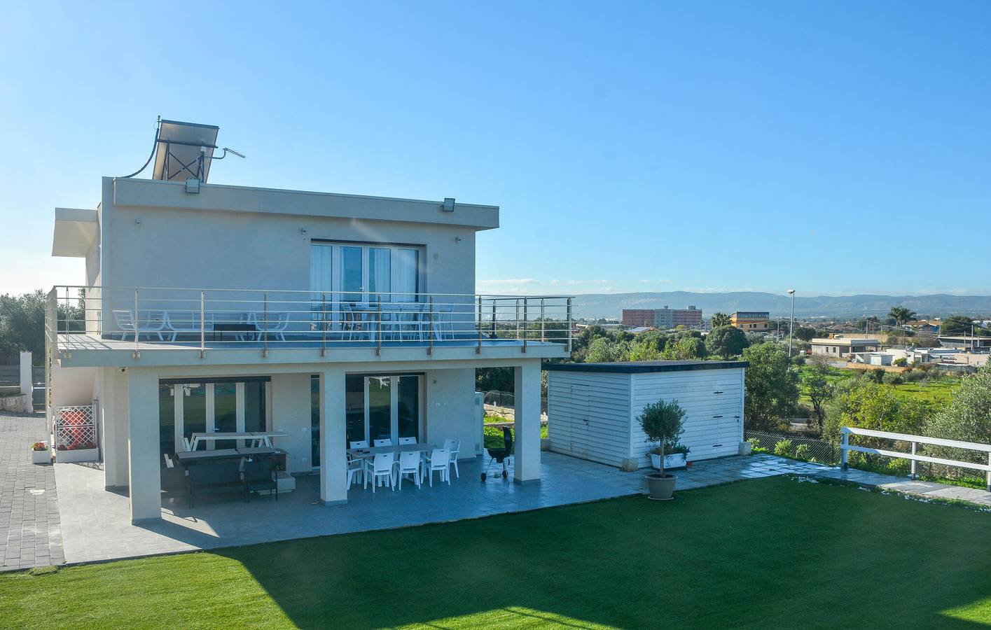Moderno appartamento con piscina, terrazza e spiaggia vicina in Augusta (Italy), Augusta (comune)