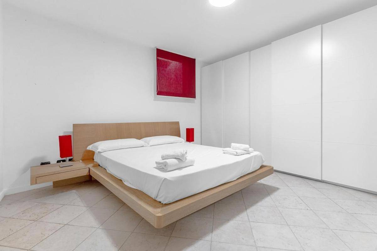 Villa Bellavista - Terrazza Vista Lago e Piscina in Padenghe sul Garda, Prealpi Gardesane