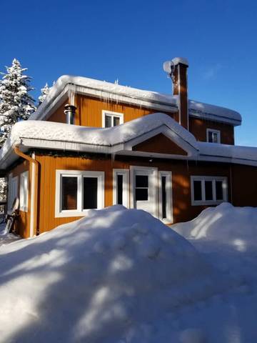 Holiday Rental for 12 People in Lac-Supérieur, Quebec, Photo 1