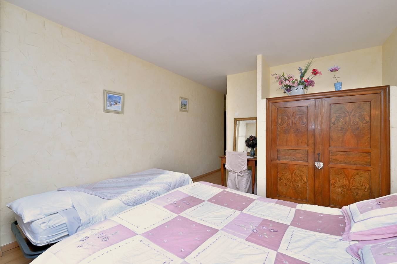 Chambre d’hôtes « Chambre Asphodèles » avec vue montagne, terrasse partagée et Wi-Fi in Guchen, Parc national des Pyrénées
