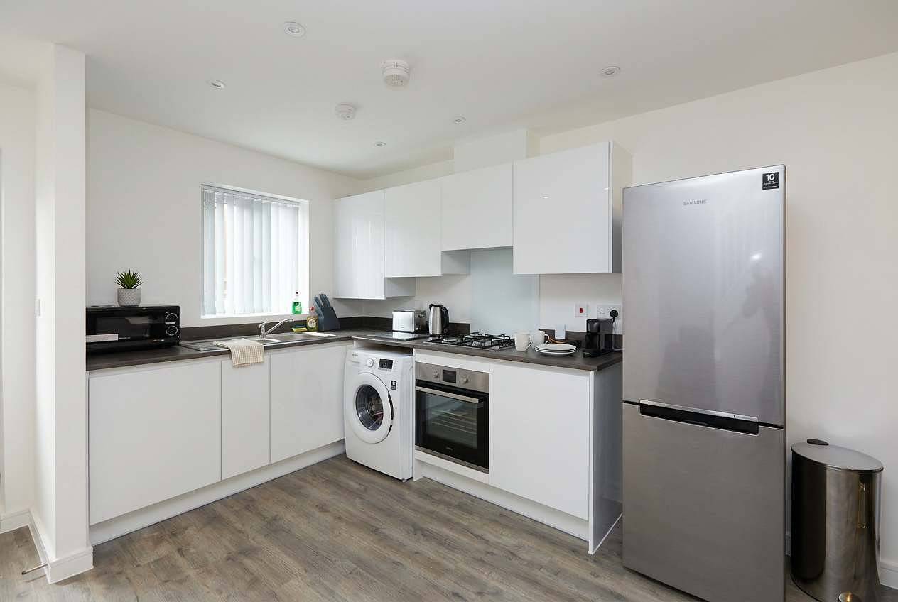 3-Bed Derby Retreat with Garden & Parking in Derby, East Midlands
