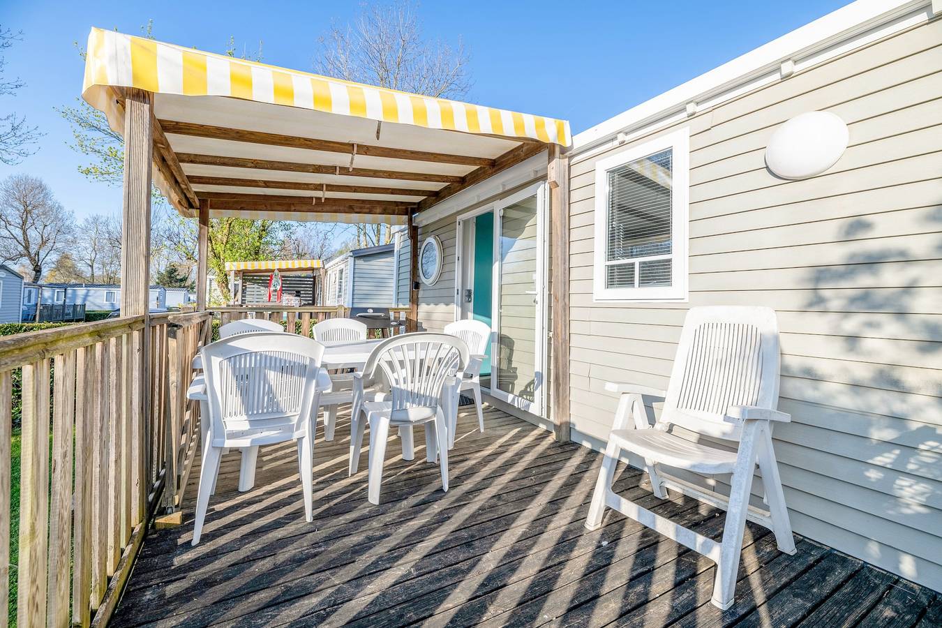 Air-conditioned Mobile Home with 3 Bedrooms - 4 Stars in Châteauneuf-de-Galaure, Valence region