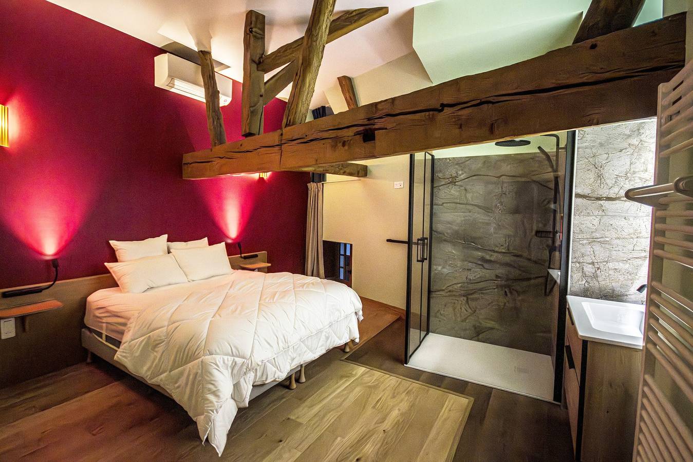 Gästezimmer „Grenier Vin 2 – Grange Arthuis“ mit Wlan und Klimaanlage in Lavau, Loire-Tal