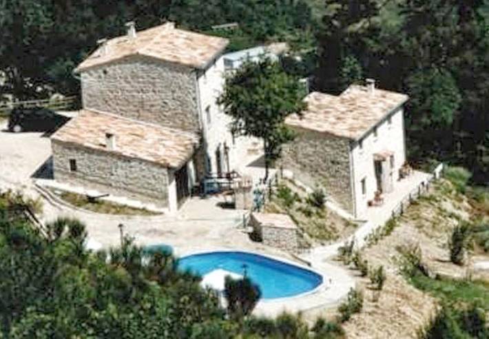 Casa vacanza per 3 persone, con Balcone e Terrazza nonché Giardino e Piscina a Cerreto di Spoleto