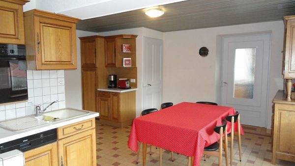 Gîte pour 5 personnes avec terrasse in Chapelle-d'Huin, Doubs