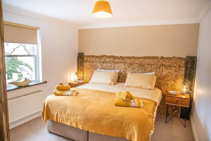 Apartamento entero, Sandbanks is a bright and airy apartment with a coastal feel. Private parking in Eastbourne, Sussex Oriental