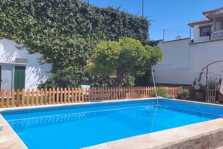 Chalet für 9 Personen, mit Garten und Balkon - 1