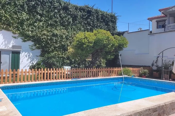 Chalet für 9 Personen, mit Balkon und Garten - 1