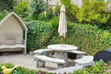 Log Cabin for 6 People in Perranporth, Cornwall, Photo 2