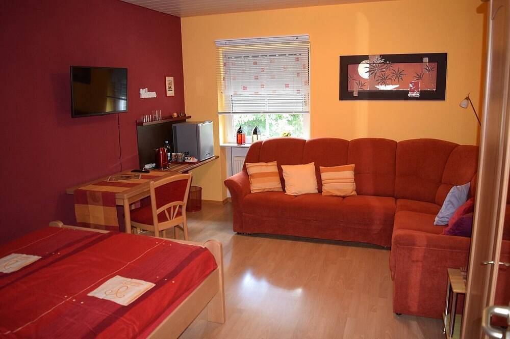 Ganze Wohnung, Gästezimmer Leonore im Herzen von Kelberg in Kelberg, Vulkaneifel