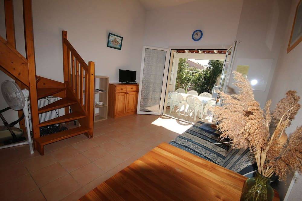 Villa located in secured residence \"Les Marines\", for 4 persons, terrace south exposed,  the... in Portiragnes Plage, Portiragnes