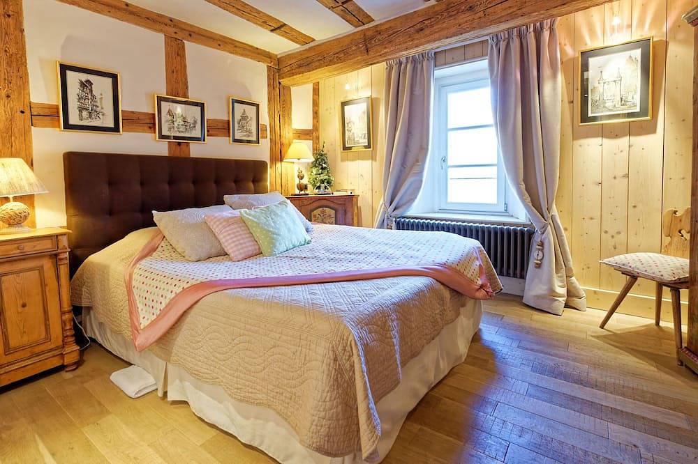 Ganze Wohnung, Der Fuchs & die Trauben***** Historisches Haus. Blick über den Weinberg. Ruhig. in Riquewihr, Regionaler Naturpark Belchen der Vogesen