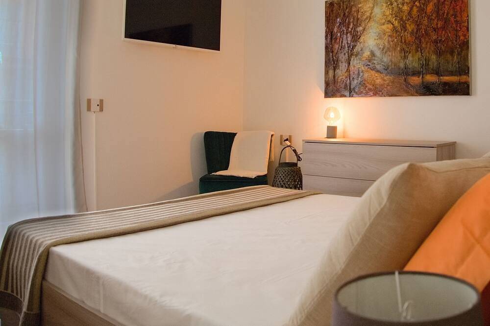 Appartamento intero, Your Place By The Lake in Sesto Calende, Comune di Sesto Calende