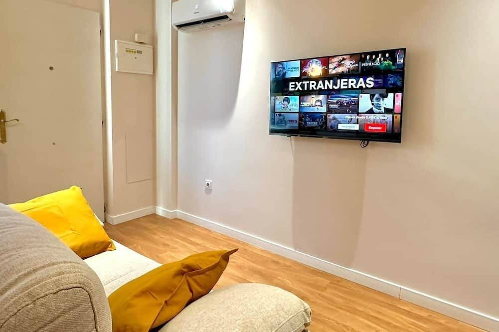 Entire apartment, New Apartment Madrid Feria 4 Pax 106 in Madrid, Madrid Province