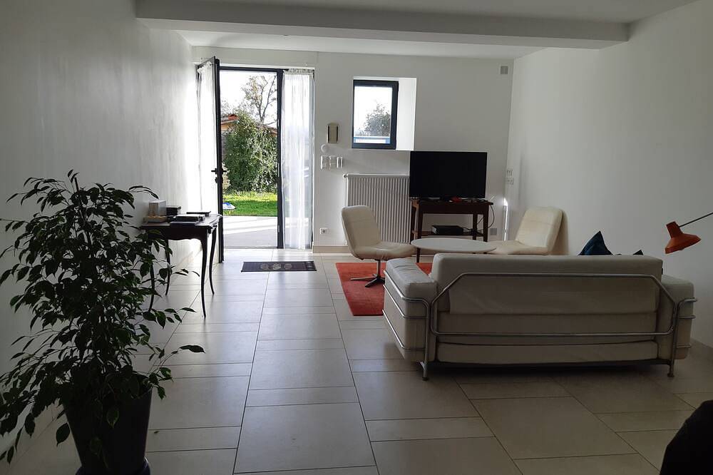 Charming house and ecology in the heart of lush greenery 45 'from Toulouse in Cazères, Alto Garona