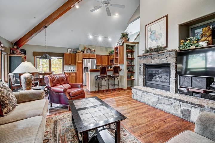 Vacation rental for 6 people, with balcony, kid friendly in Summit County