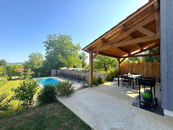 Location de vacances pour 17 personnes, avec jardin ainsi que vue et piscine, animaux acceptés à Saint-Vincent-de-Cosse - 4