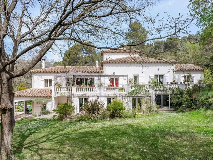 Chalet para 12 personas, con jardín y jacuzzi además de sauna y piscina - 1