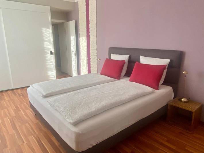 Hôtel pour 7 personnes, avec terrasse, animaux acceptés à Saignelégier - 2