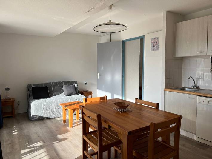 Studio pour 4 personnes, avec terrasse et piscine, animaux acceptés