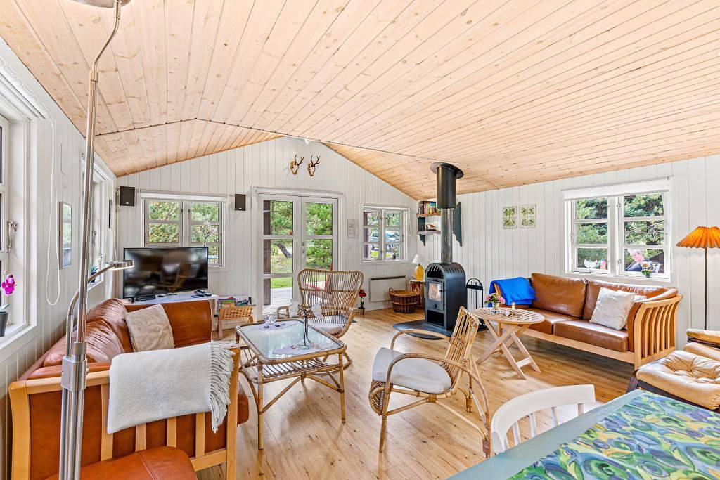 Cosy wooden lodge in the forest for 5 people with wood-burning stove in Ho, Varde e dintorni