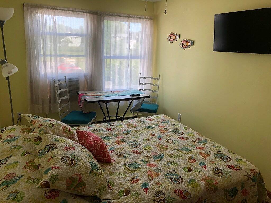 Location! 2 min Walk to Short Sands Beach in York Beach, Cape Neddick