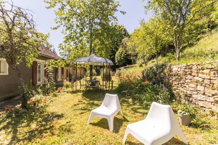 Location de vacances pour 4 personnes, avec jardin et terrasse, animaux acceptés à Châtillon-en-Bazois