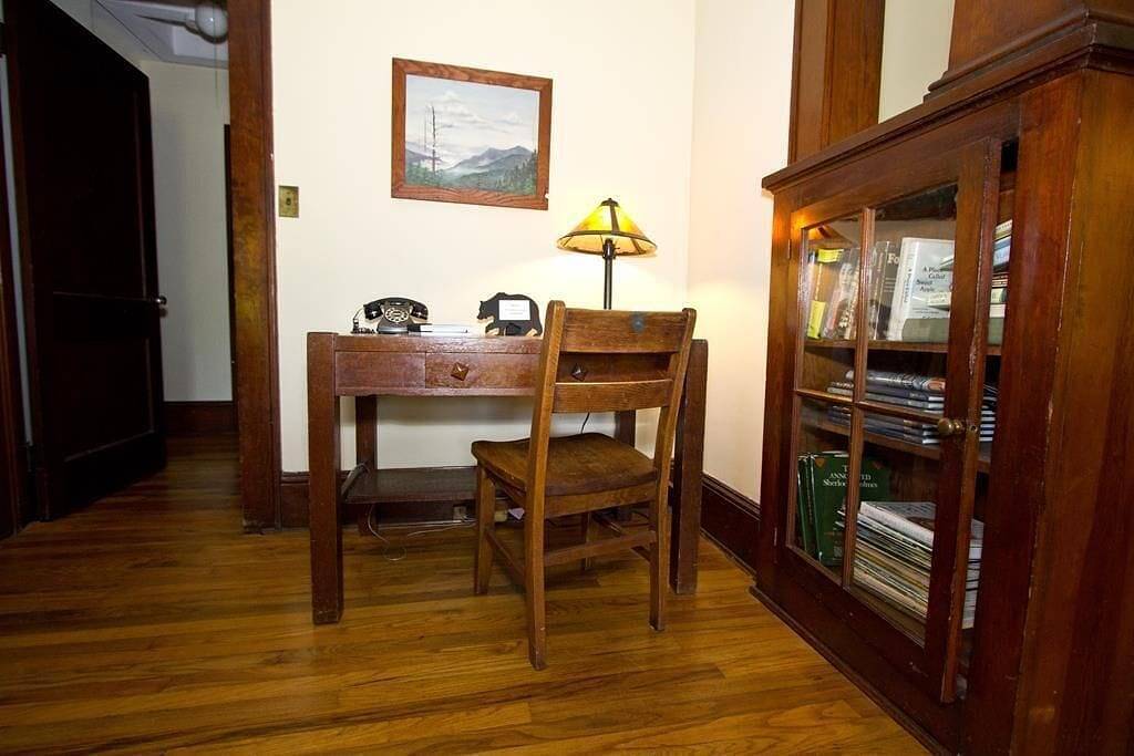 Log Cabin ~ ~ Whirlpool-Spaziergang in die Stadt ~ auf Appalachian Trail ~ wi-fi ~ in Hot Springs (NC), Madison County (NC)