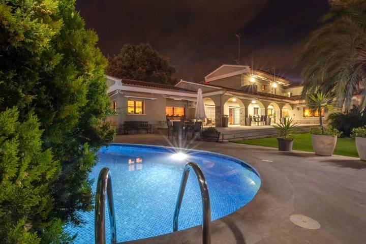 Villa pour 12 personnes, avec jardin et terrasse, animaux acceptés à Calafell - 4