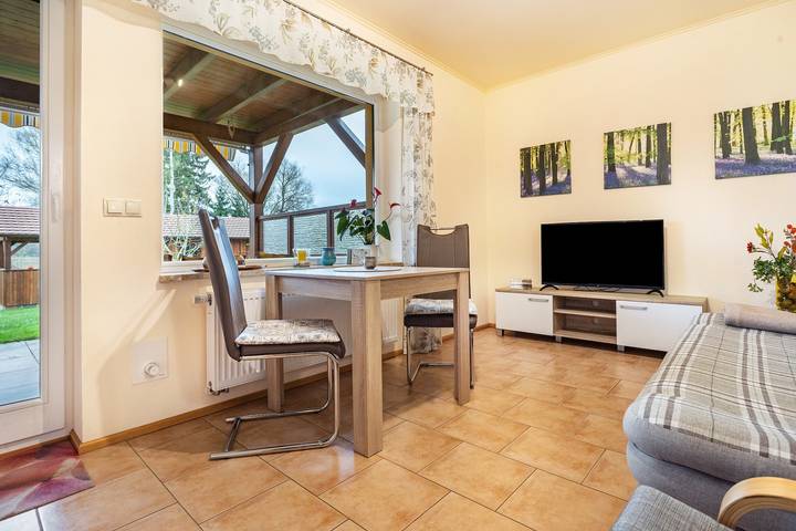 Ferienwohnung für 2 Personen, mit Seeblick und Garten in Kargow - 2