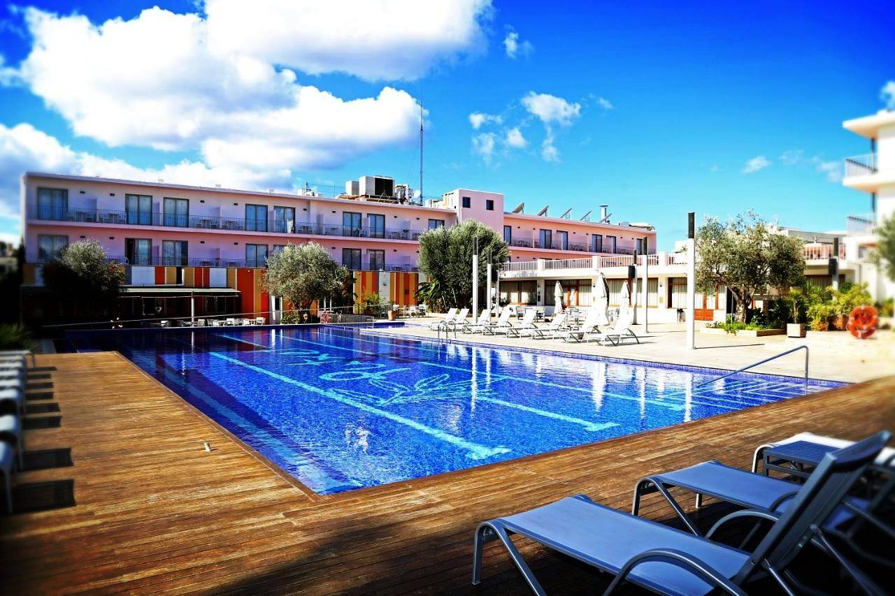 Hôtel pour 10 personnes avec terrasse in Ocean Beach Ibiza, Sant Antoni de Portmany